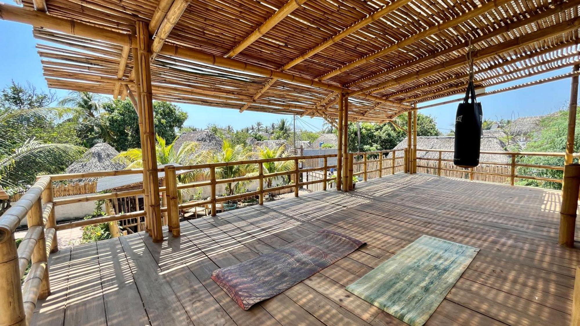 Shanti Surf Camp El Paredón Buena Vista Extérieur photo